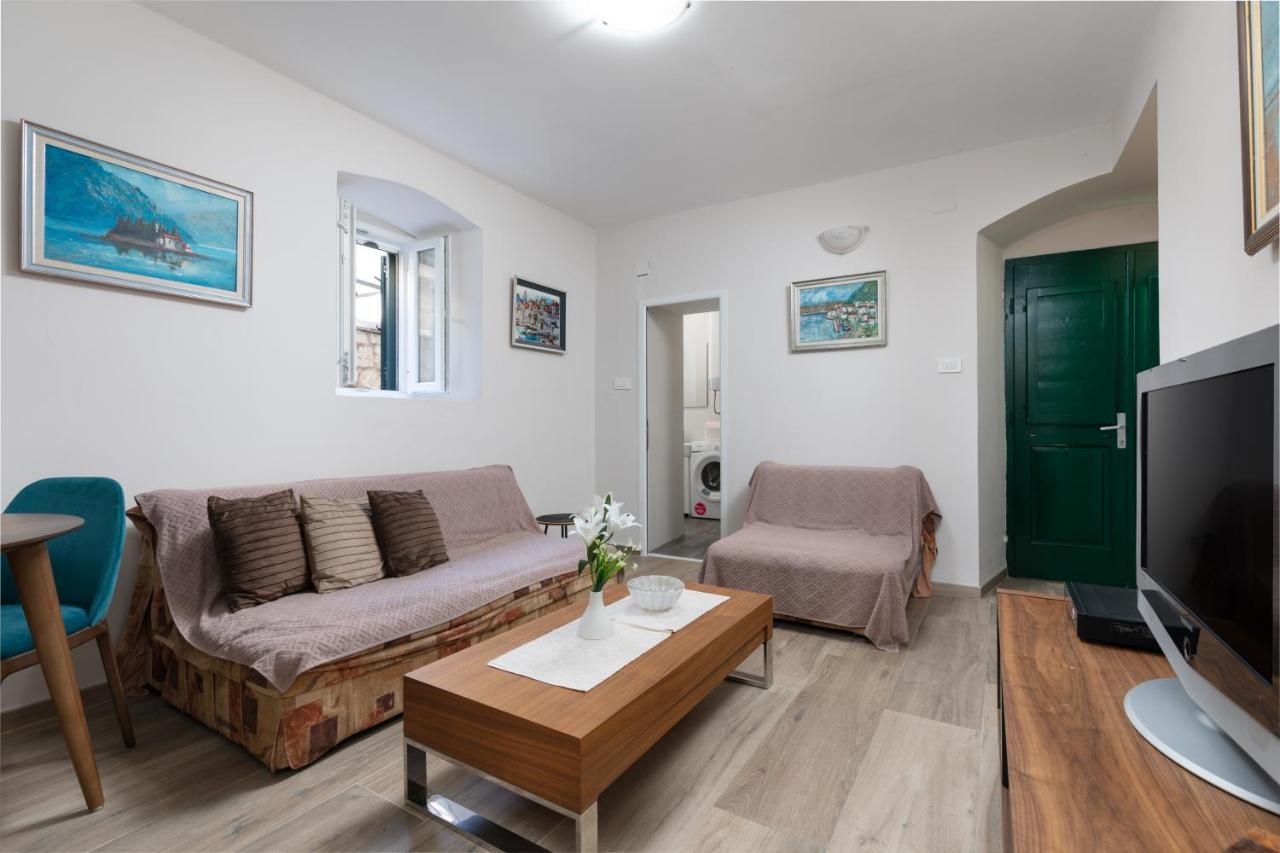 Tanja'S Seafront Orahovac Apartment Kotor Bagian luar foto