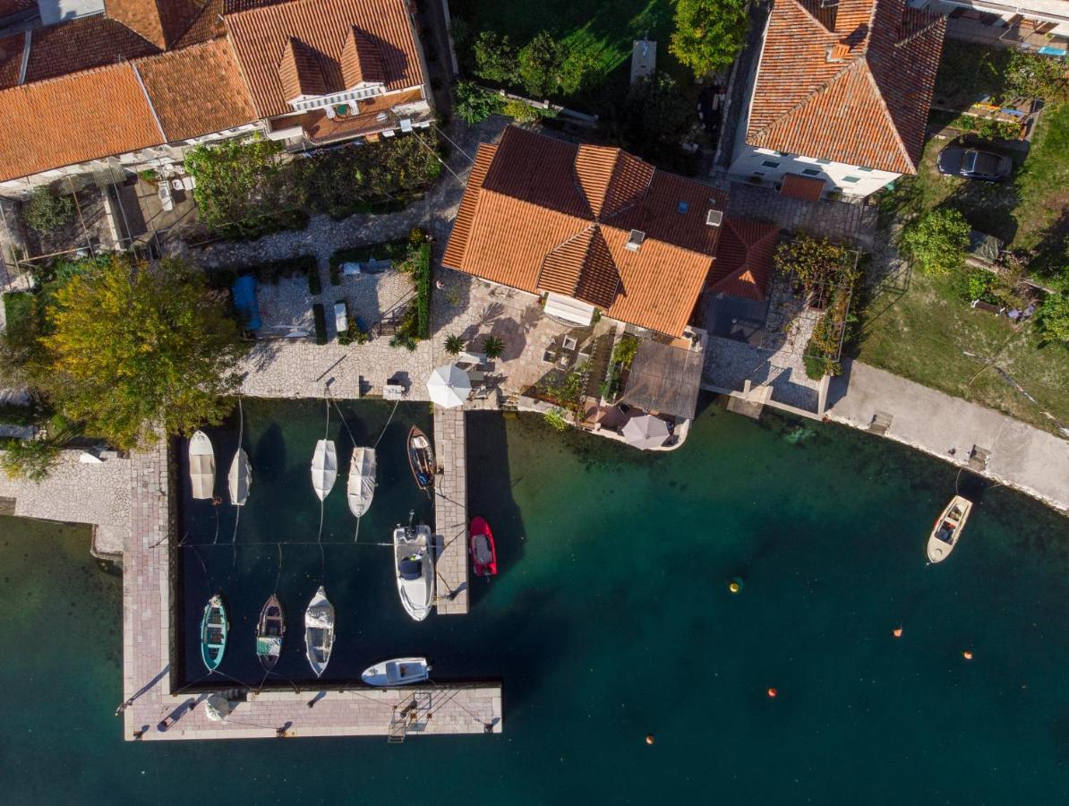 Tanja'S Seafront Orahovac Apartment Kotor Bagian luar foto