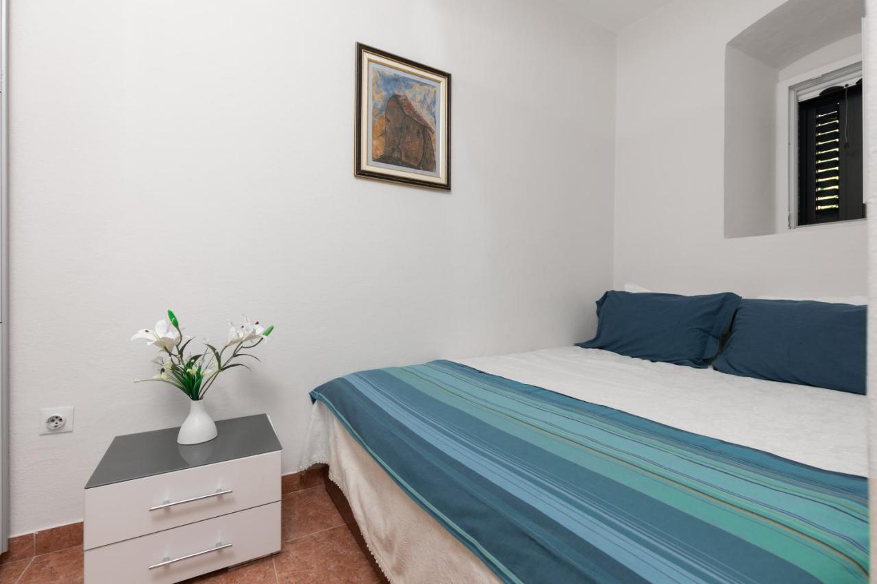 Tanja'S Seafront Orahovac Apartment Kotor Bagian luar foto