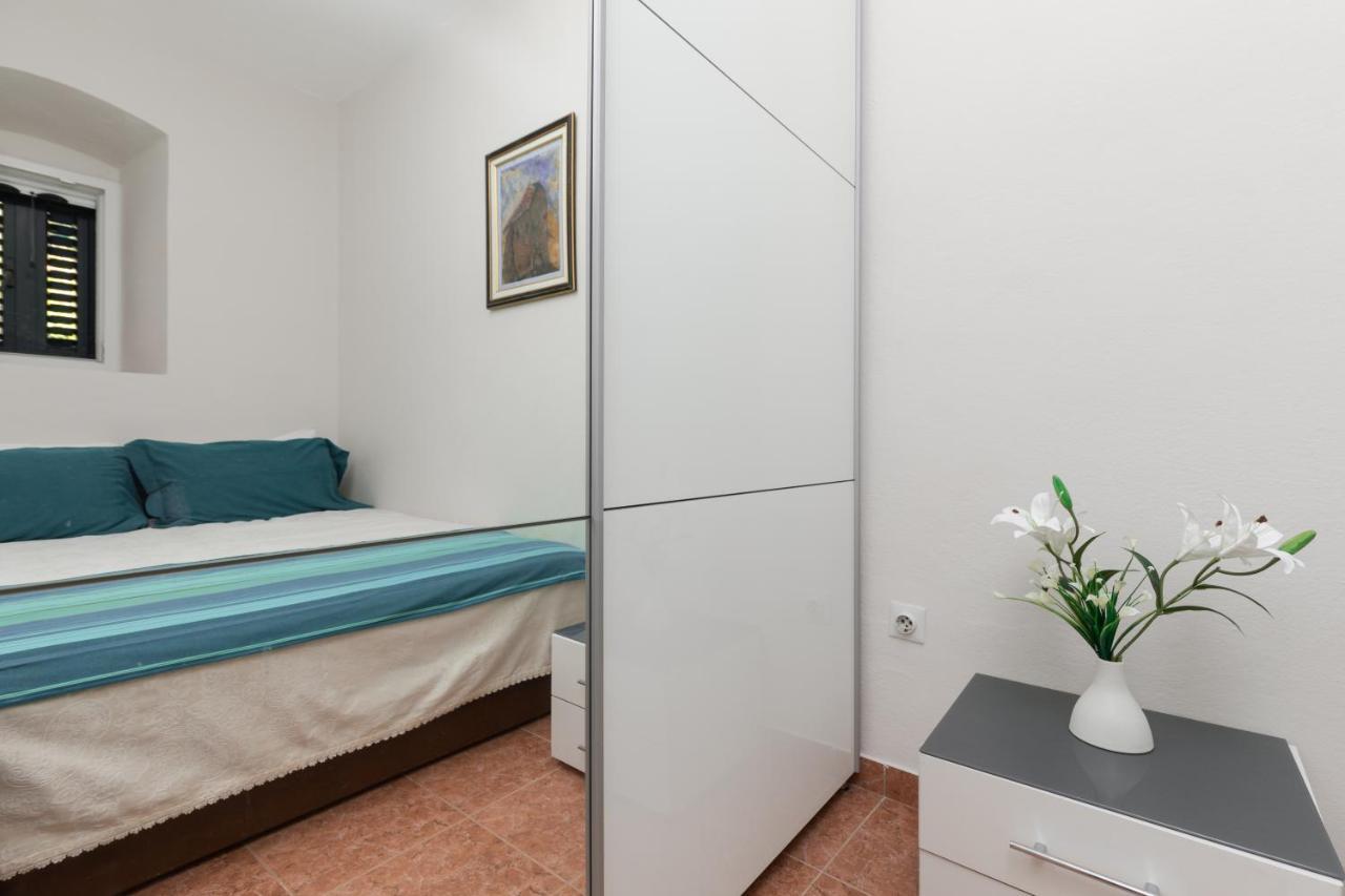 Tanja'S Seafront Orahovac Apartment Kotor Bagian luar foto